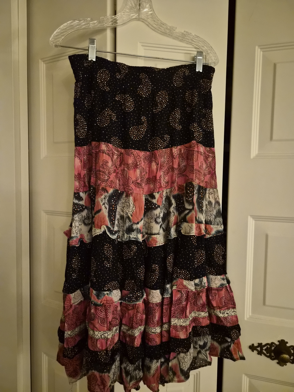 Women's Floral Tiered Mini Skirt in Black & Pink Like New